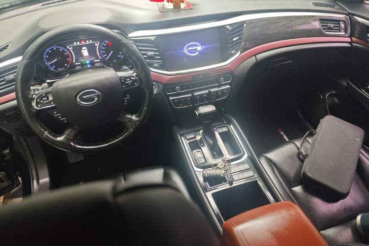 Used GAC Trumpchi GS8 2017 320T Two-Wheel Drive Luxury Smart Connectivity Version (7 Seats)