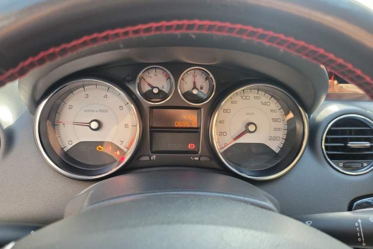 Used Peugeot 408 2013 1.6L Manual Comfort Edition
