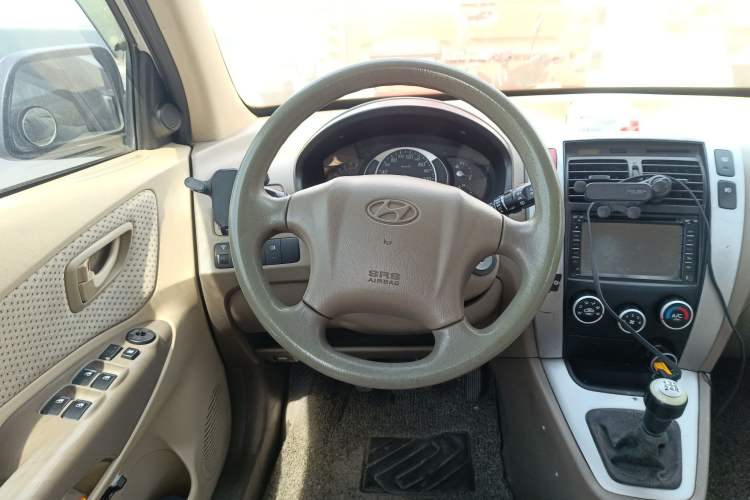 Used Hyundai Tucson 2009 2.0L Manual Two-Wheel Drive Fashion Edition