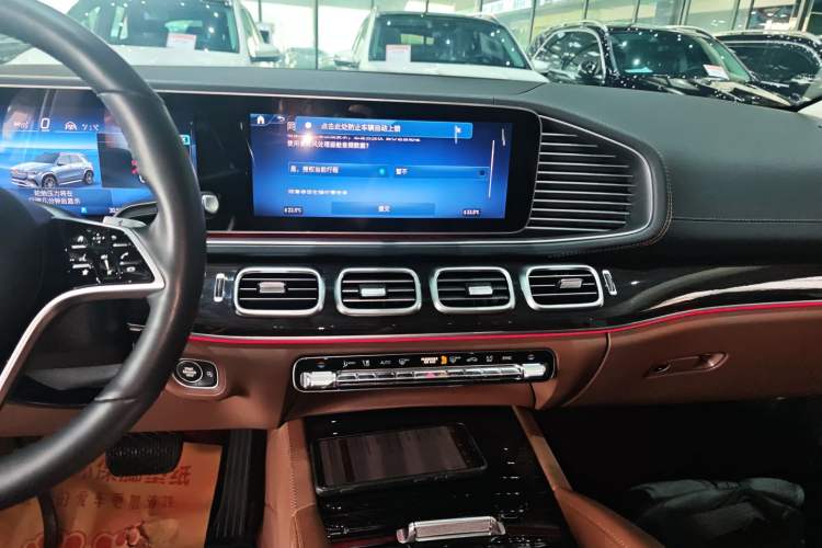 Used Mercedes-Benz GLE 2024 Refreshed GLE 350 4MATIC Stylish Edition Audio And AC Panel