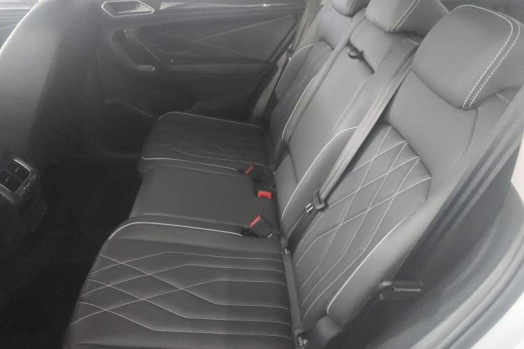 Used Volkswagen Tiguan L 2024 300TSI Automatic Two-Wheel Drive Smart Edition
