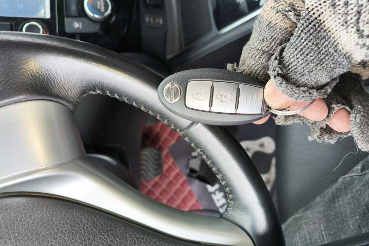 Used Nissan X-Trail 2014 2.5L CVT Leading Edition 4WD
