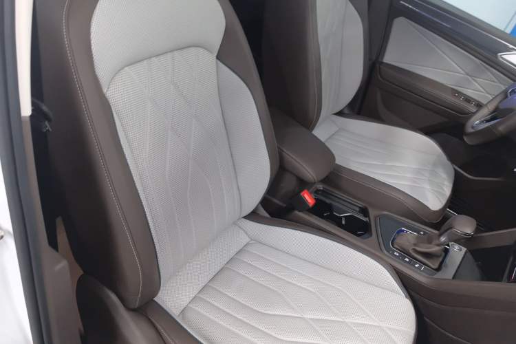 Used Volkswagen Tiguan L 2023 Restyled 330TSI Automatic Two-Wheel Drive R-Line Enhanced Comfort Version