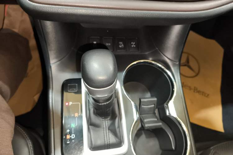 Used Toyota Highlander 2018 2.0T Four-Wheel Drive Luxury Edition 7 Seats China V Emission Standard
