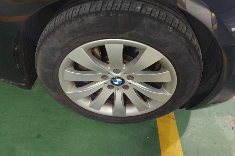 Used BMW 7 Series 2009 730Li Leading Model Right Front Wheel Hub