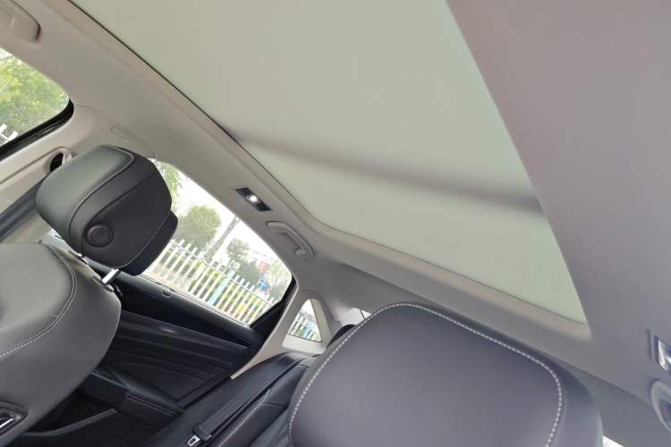 Used Volkswagen Passat 2022 330TSI Luxury Edition Headliner