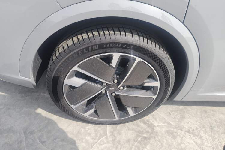 Used Li Auto L9 2025 Ultra Smart Refreshed Edition Right Rear Wheel Hub