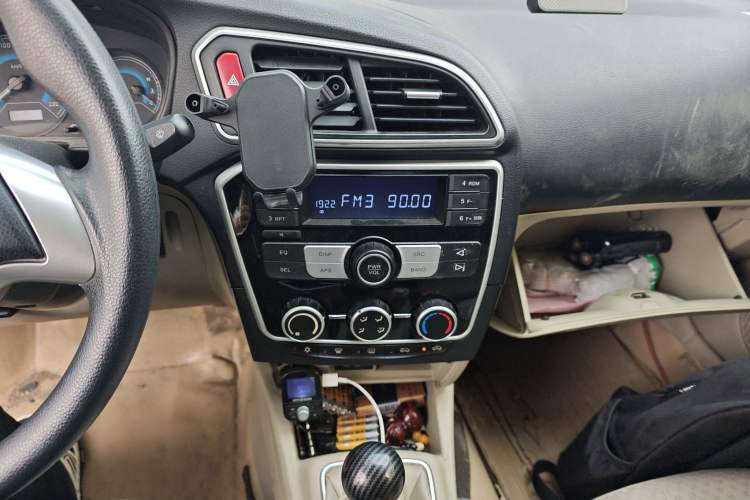 Used Soueast V3 Lingyue 2015 1.5L Manual Happiness Edition Audio And AC Panel