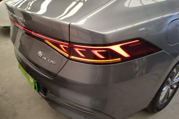 Used BYD Qin PLUS 2024 HONOR Edition DM-i 55KM Leading Model Right Rear Taillight