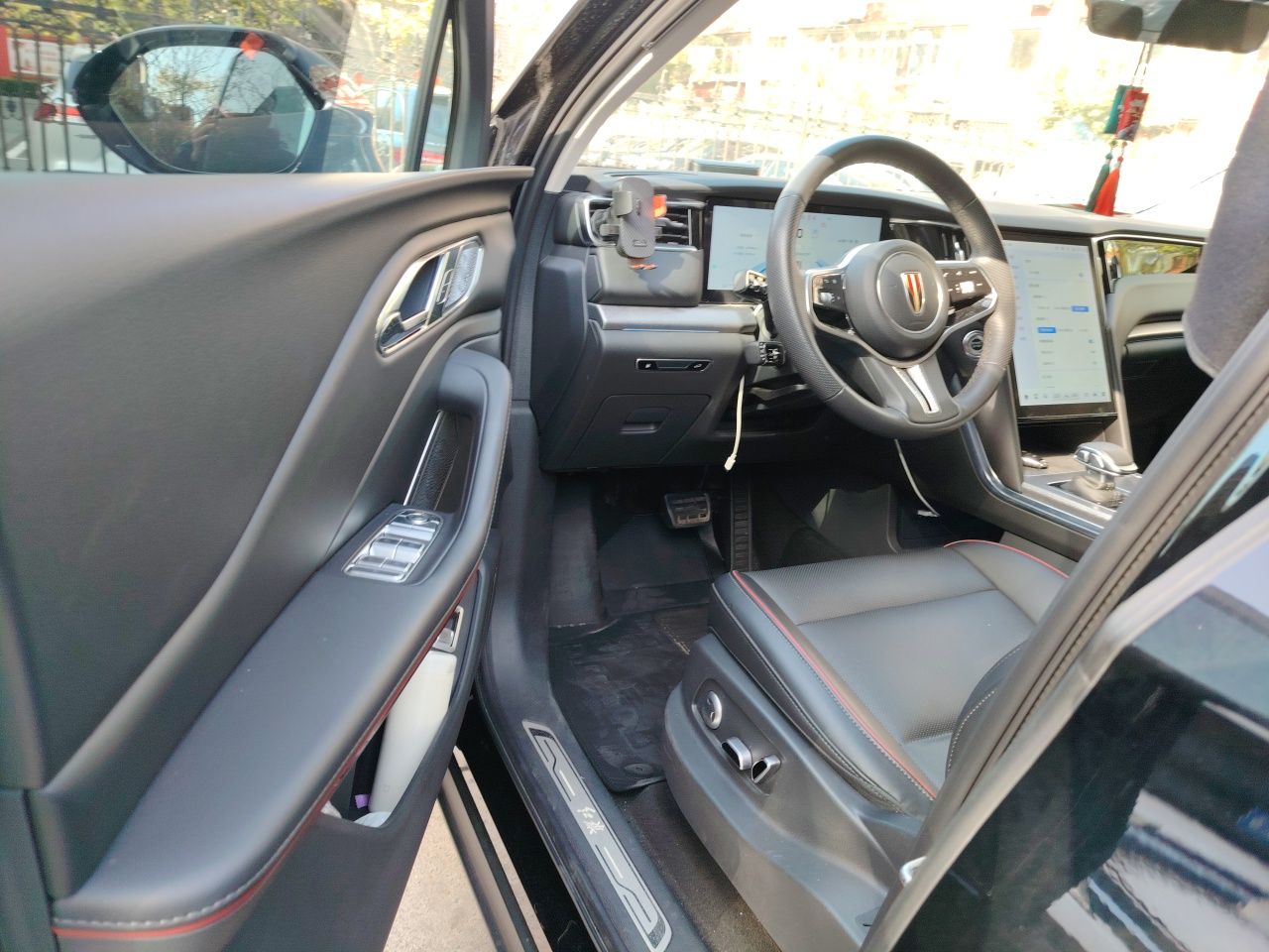 Hongqi HS7 PHEV 2024 2.0T PHEV Four-Wheel Drive Flagship Edition 6 Seats — снимка 16
