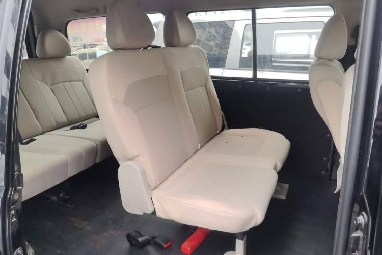 Used FORTHING Lingzhi 2022 M5L 1.6L Utility Model 7 Seats
