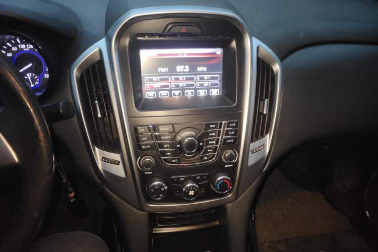 Used JMC Yuhu 7 2016 2.4T Two-Wheel Drive Luxury Edition JX4D24
