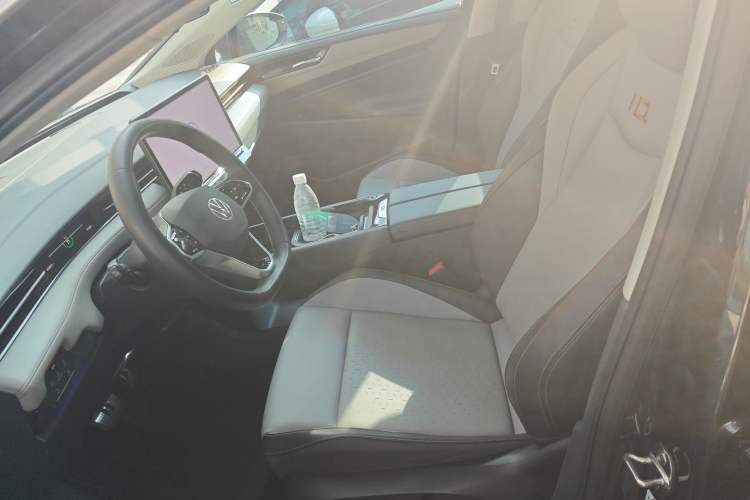 Used Volkswagen ID.7 VIZZION 2024 AIR model Left Front Seat