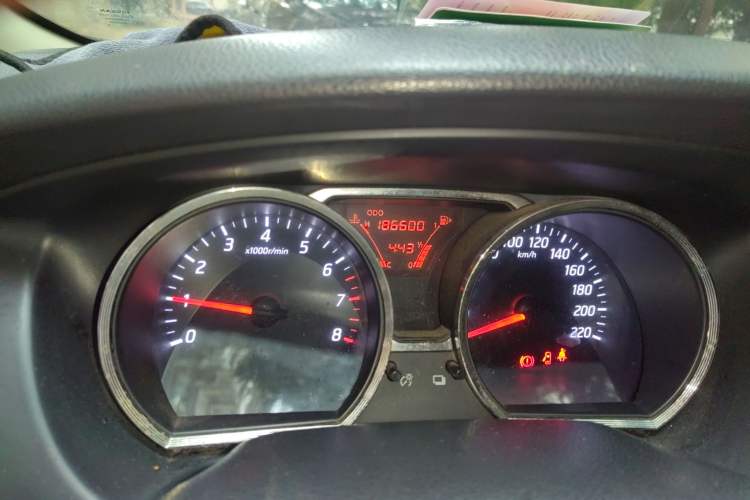 Used Nissan Livina 2013 1.6XE Manual Comfort Edition