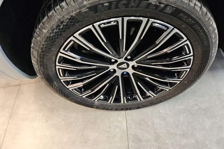 Used Deepal S09 2025 Four-Wheel Drive Ultra+ Custom Edition