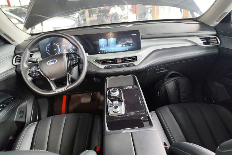 Used Ford Equator 2023 EcoBoost 225 Platinum Edition 7-Seater (2/2/3)
