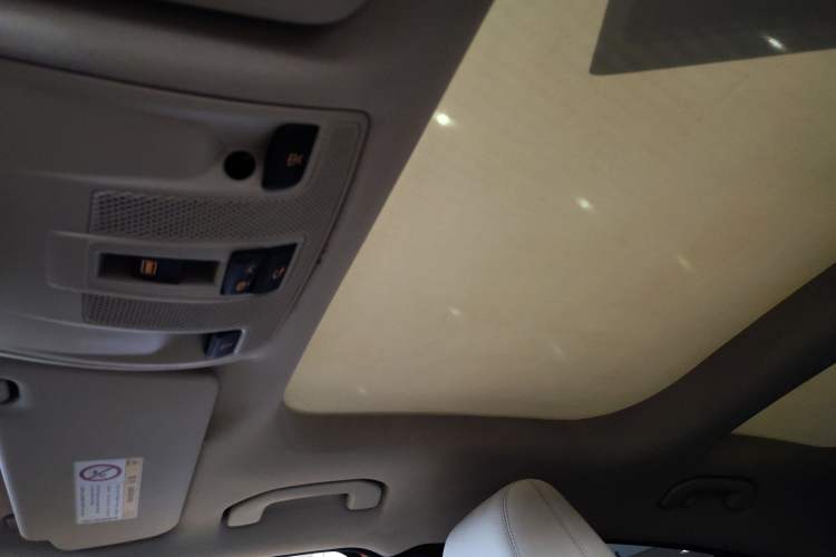 Used Mercedes-Benz GLA 2016 GLA 220 4MATIC Fashion Edition Headliner