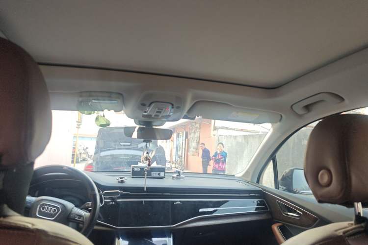 Used Audi Q7 2022 55 TFSI quattro S line Sport model
