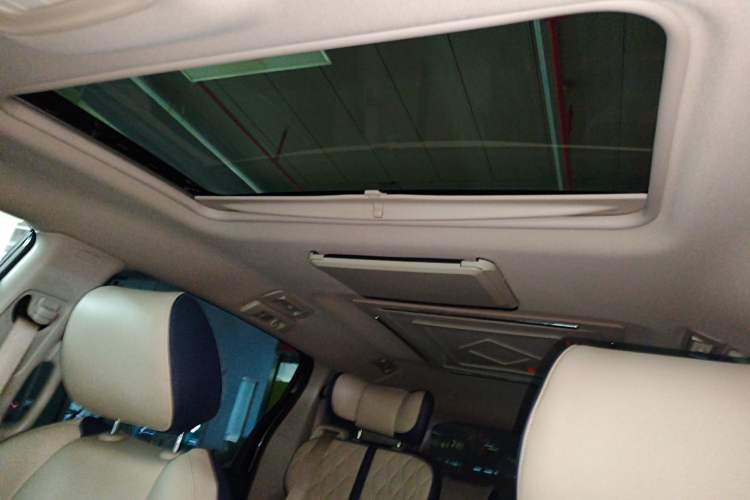 Used Buick GL8 2020 Land Business Class 652T Luxury Model
