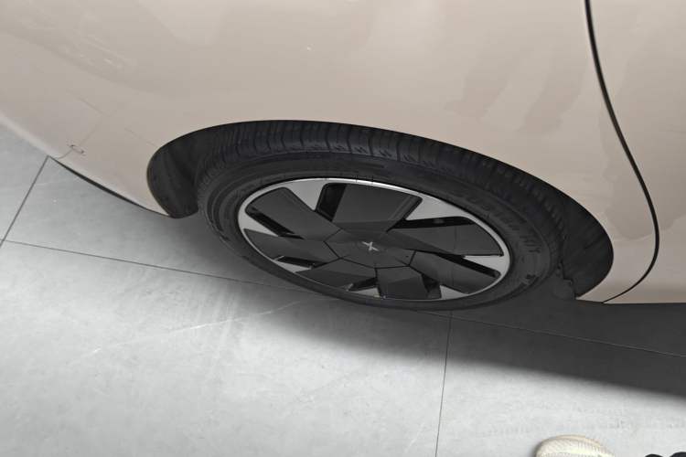 Used XPeng MONA M03 2025 600 with Ultra-Long Range Max Right Rear Wheel Hub