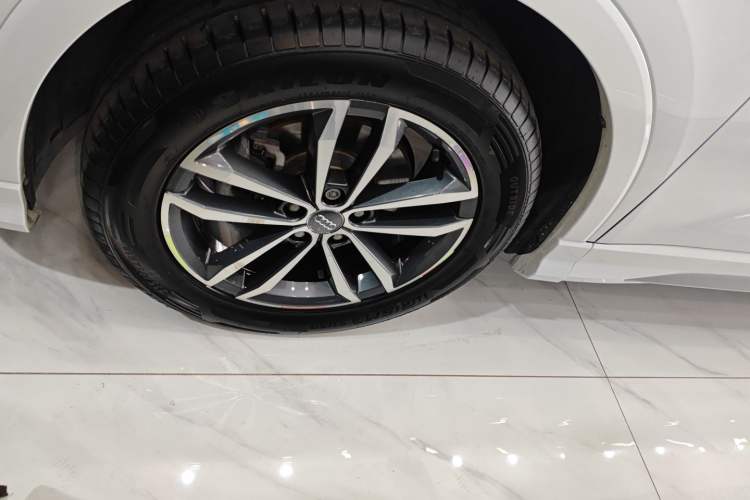 Used Audi Q3 2020 35 TFSI Ambition Dynamic Edition Left Front Wheel Hub