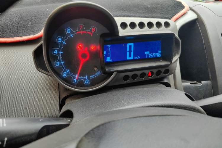 Used Chevrolet Aveo Sonic 2011 Sedan 1.4L MT SL