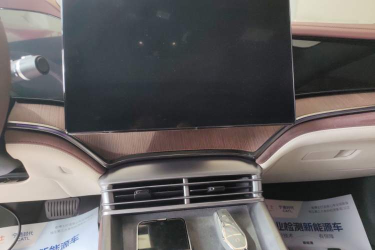 Used BYD Seal 2023 DM-i 1.5L 121km Prestige Model Audio And AC Panel