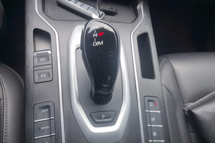 Used Wey VV5 2020 1.5T Two-Wheel Drive Color Pioneer