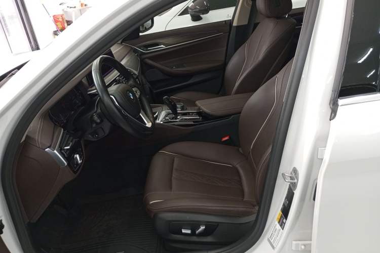 Used BMW 5 Series New Energy 2021 535Le Luxury Package Left Front Seat