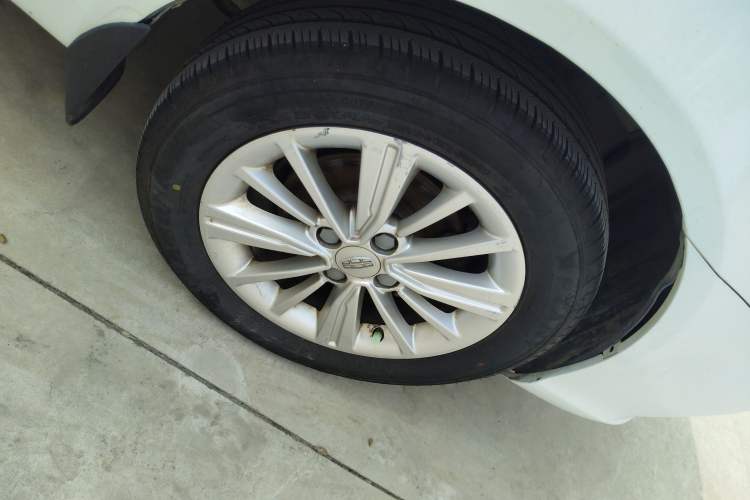 Used Geely Auto Diamond 2016 1.5L Manual Elite Edition Right Front Wheel Hub