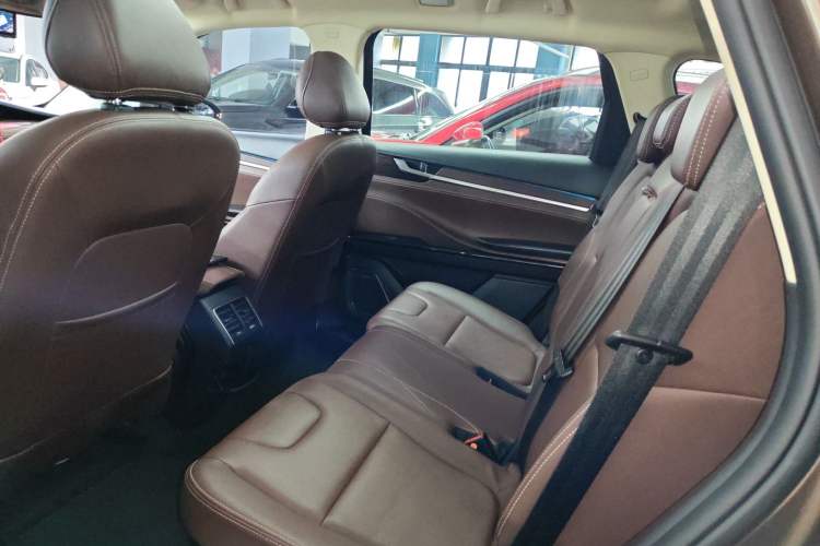 Used TRAUM S70 2018 1.5T Automatic Comfort Model 7 Seats Left Rear Seat