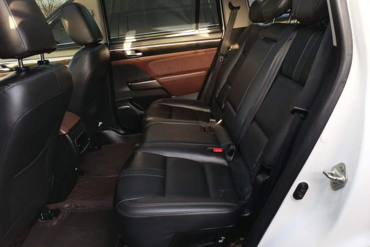 Used GAC Trumpchi GS8 2017 320T Two-Wheel Drive Luxury Smart Connectivity Version (7 Seats)
