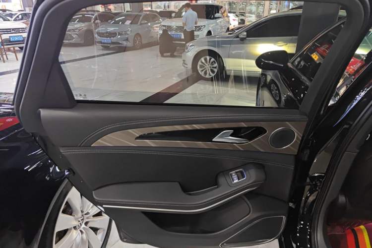 Used Hongqi H9 2020 2.0T Smart Connect Flagship Edition
