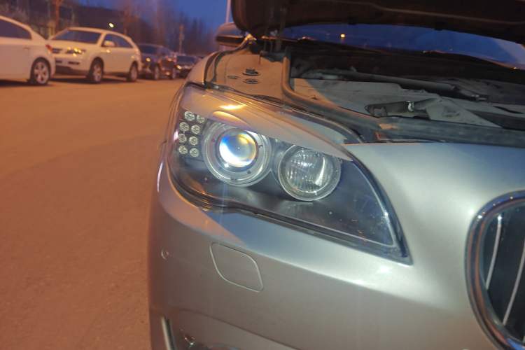 Used BMW 7 Series 2011 730Li Elegant Model Right Front Headlight