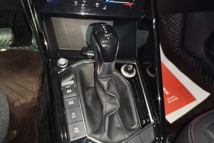 Used Volkswagen Tayron 2020 330TSI Two-Wheel Drive Luxury Smart Connectivity Version Gear Lever