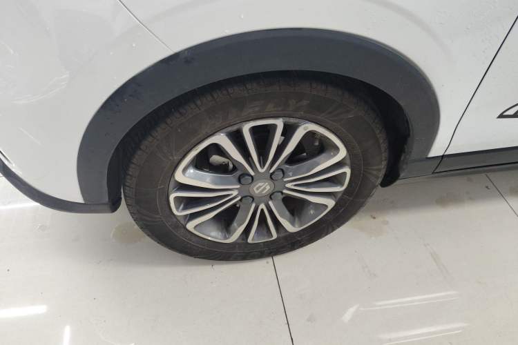 Used Leapmotor T03 2021 400 Lite Edition - Lithium-Ion Battery Left Front Wheel Hub