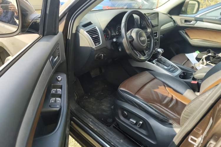 Used Audi Q5 2016 40 TFSI Technology Edition Driver Seat