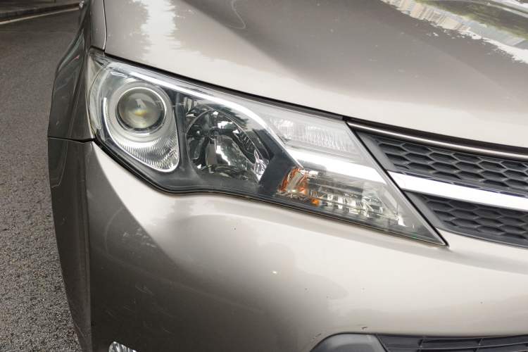 Used Toyota RAV4 2015 2.0L CVT Two-Wheel Drive Fashion Edition