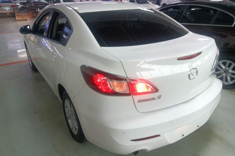 Used Mazda 3 2015 Sedan 1.6L Automatic Elite Model Rear Left 45 Deg