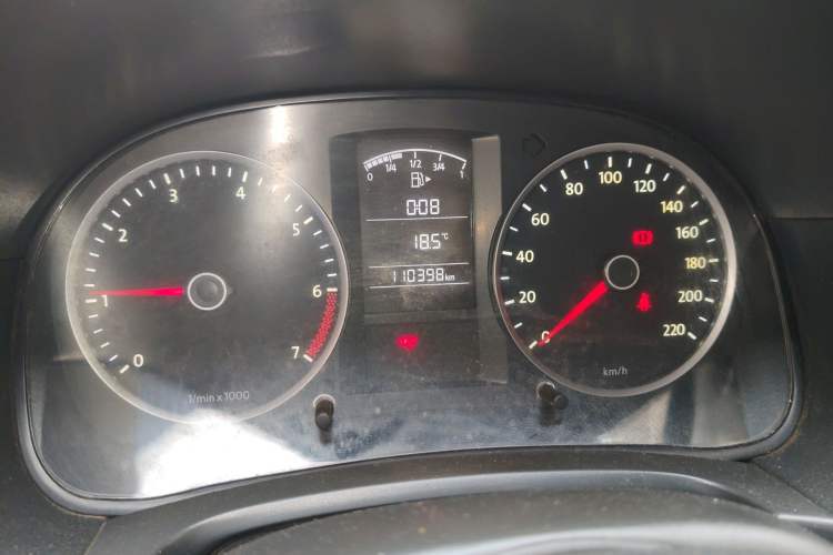 Used Volkswagen Lavida 2013 Classic 1.6L Manual Fashion Edition Odometer Close Up