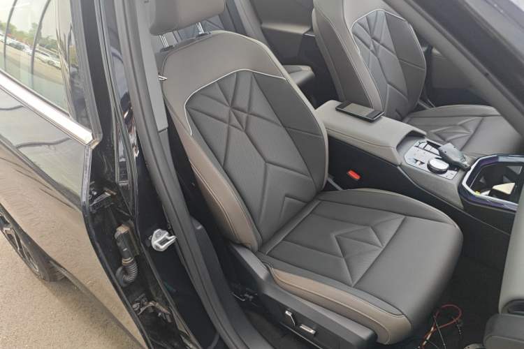 Used BMW X3 2025 xDrive30L Leading Model M Sport Package Right Front Seat