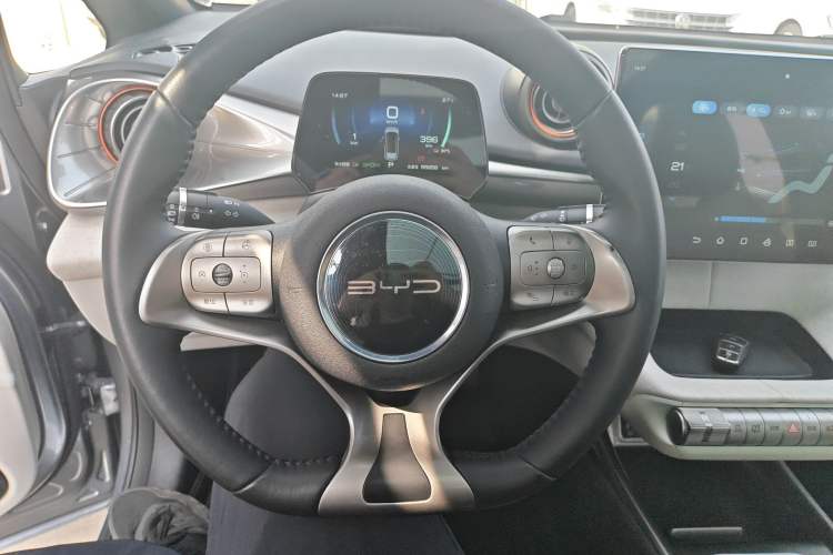 Used BYD Dolphin 2021 405 km Fashion Edition
