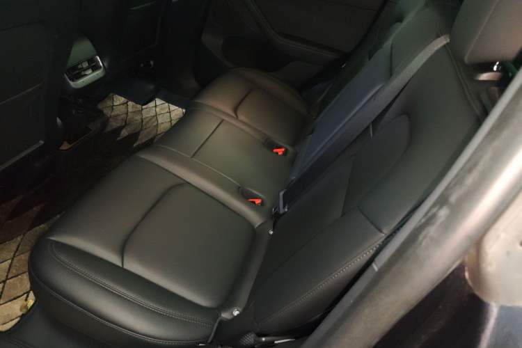 Used Tesla Model Y 2024 Long-Range All-Wheel-Drive Version