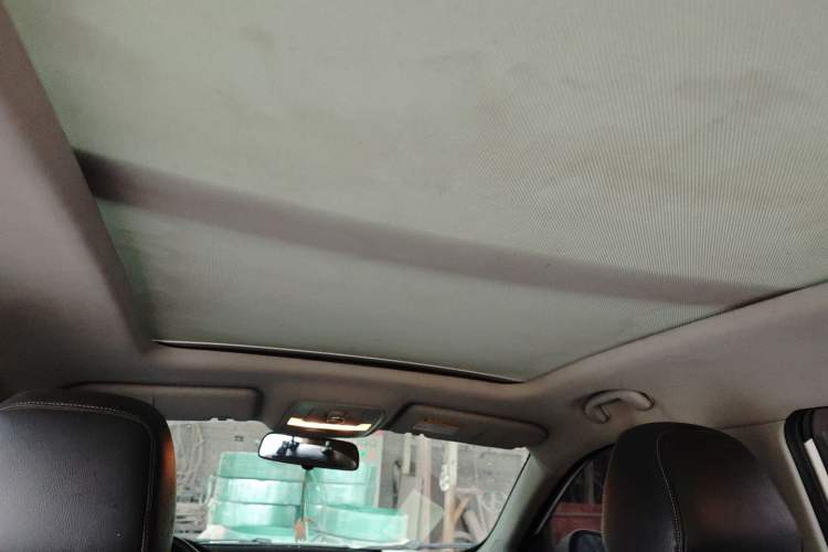 Used Roewe RX5 2016 20T Two-Wheel Drive Manual Transmission Internet Smart Edition