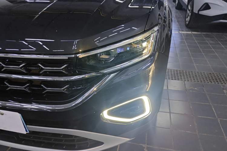 Used Volkswagen Tayron 2024 300TSI Two-Wheel-Drive Luxury Plus Advanced Version