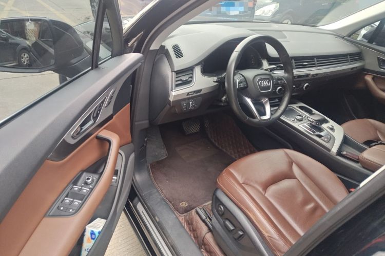 Used Audi Q7 2019 55 TFSI Technology Edition Driver Seat