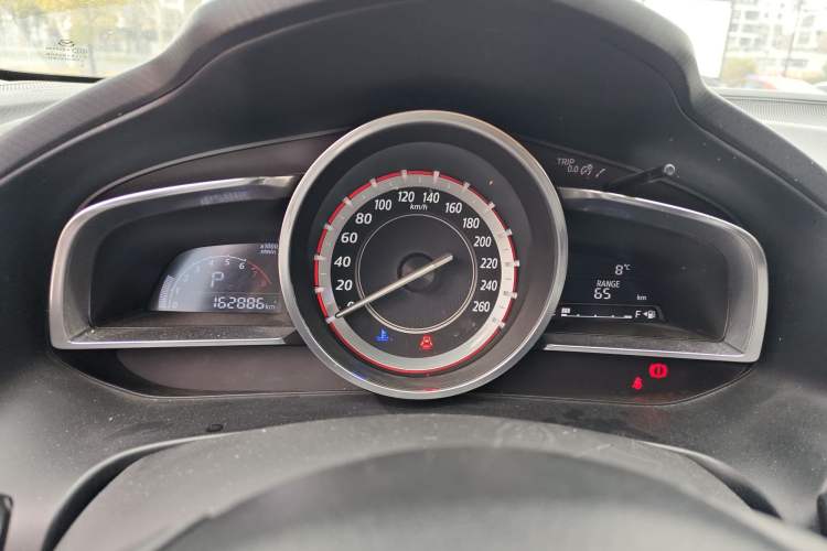 Used Mazda Mazda 3 Axela 2014 Sedan 1.5L Automatic Luxury Model
