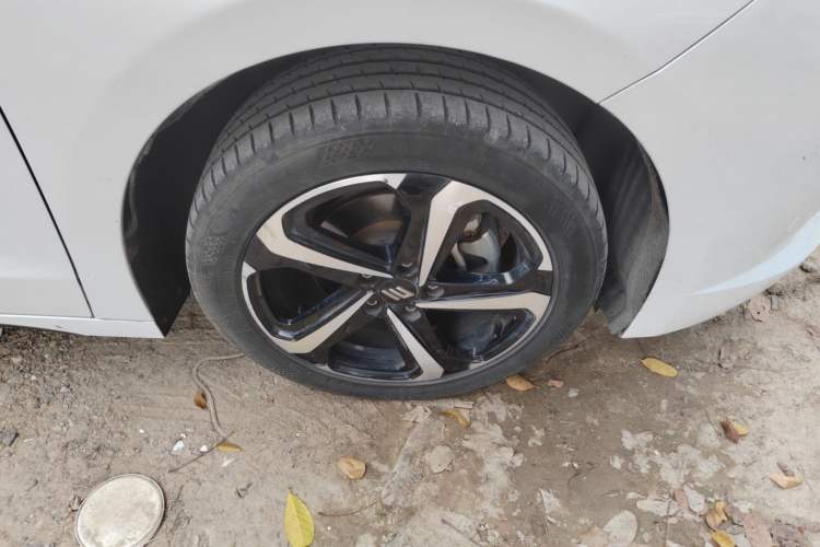 Used JMEV GSE 2022 Long-Range Industry Custom Edition Right Front Wheel Hub