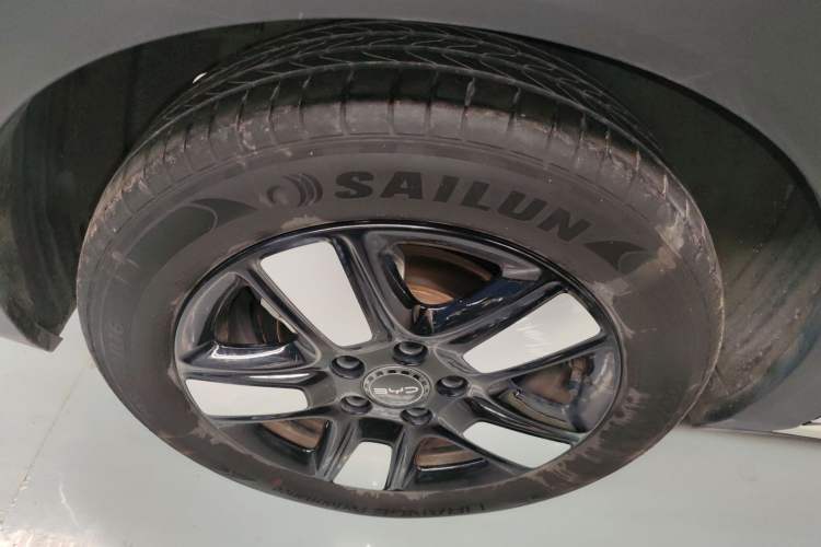 Used BYD Dolphin 2025 Intelligent Driving Version 410 km Fashion Edition Right Rear Wheel Hub