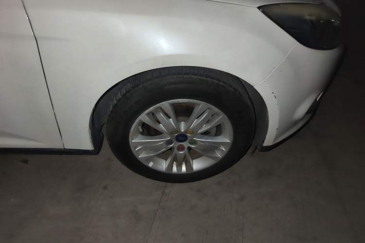 Used Ford Focus 2012 Hatchback 1.6L Automatic Comfort Model Right Front Wheel Hub